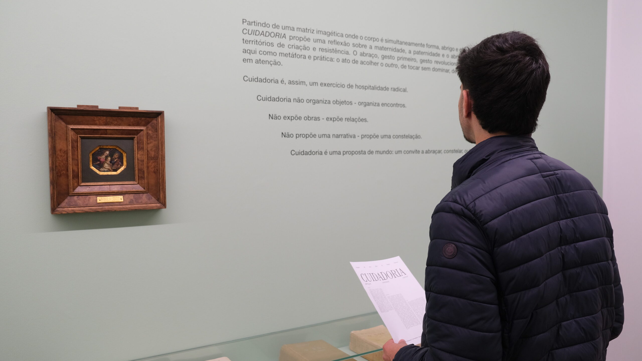Exposição “CUIDADORIA: abraçar, constelar, outrar” na Casa Museu Bissaya Barreto